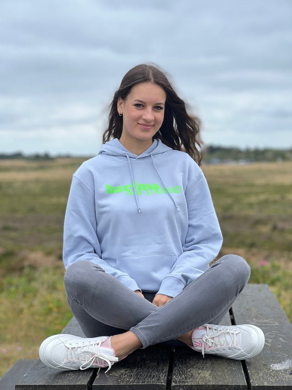 Hoodie LUCA „barfuss am Strand“ in serene blue (unisex) - Sylter - Marken